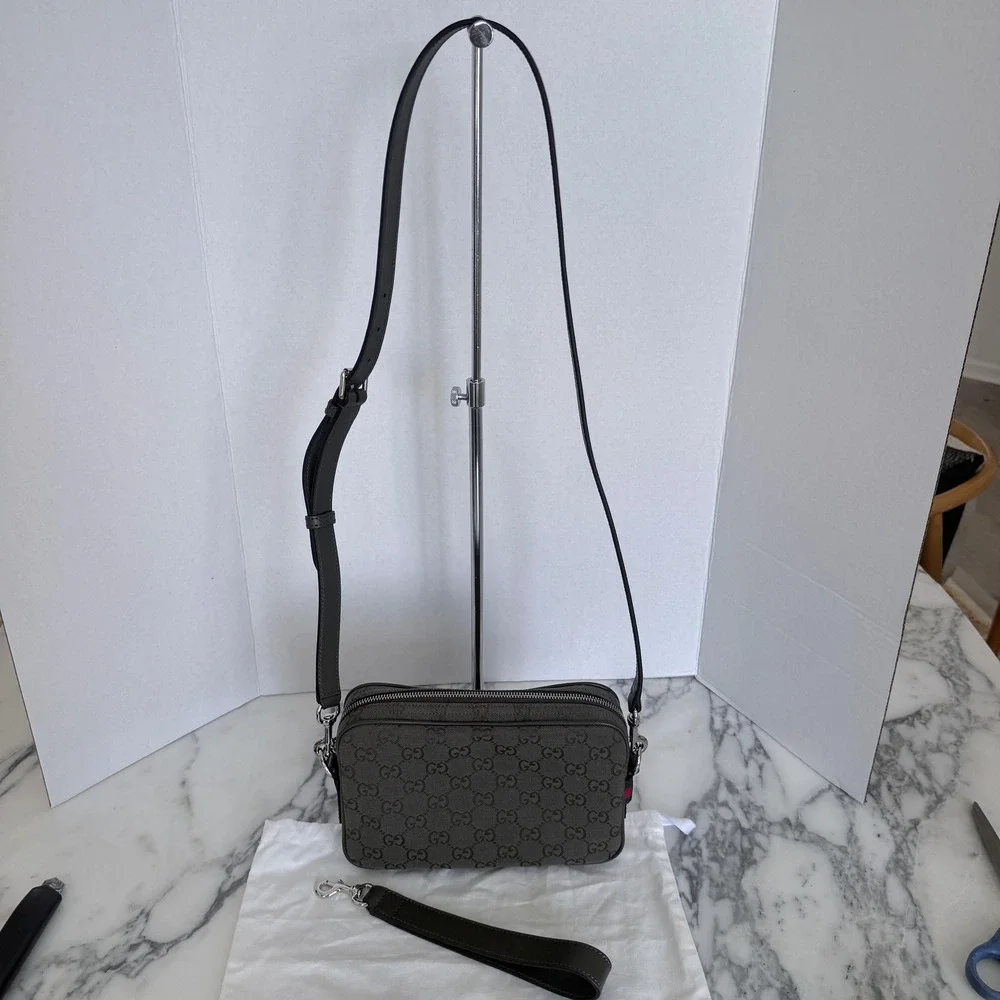 Gucci GG Supreme Canvas Crossbody Messenger Bag Olive Green 634802